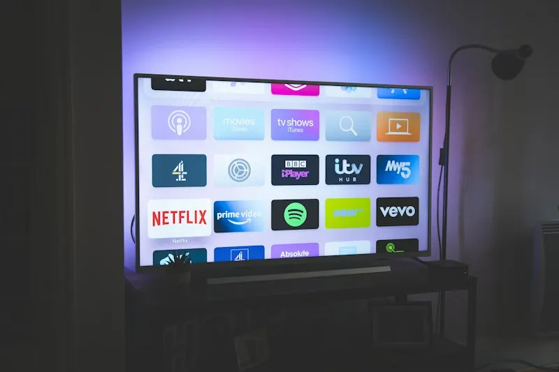 Televisor inteligente en un salón